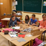 mali-wolontariusze-robia-prezenty