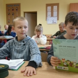 dzieci-czytaja