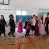 dzieci-sie-bawia