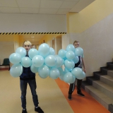 chlopaki-z-balonami